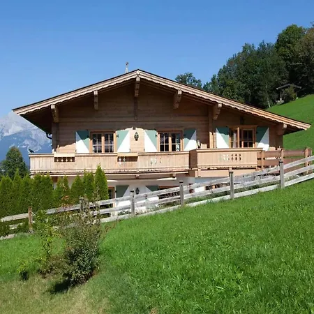 Ferienhaus Modern Chalet In *