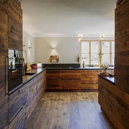 Modern Chalet In